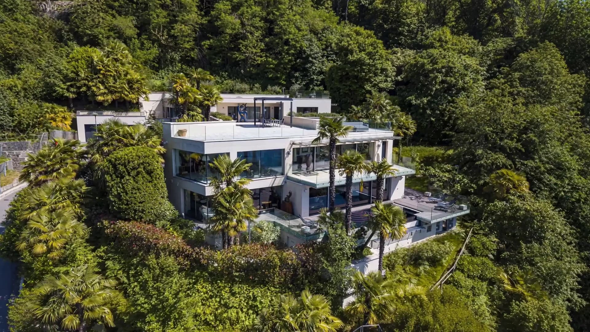 Explore a property, click by click